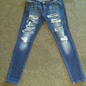 Women's Kancan skinny distress jeans